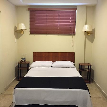 El Patio Suites II Guayaquil Bagian luar foto