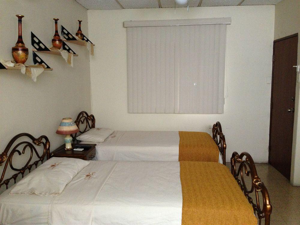 El Patio Suites II Guayaquil Bagian luar foto