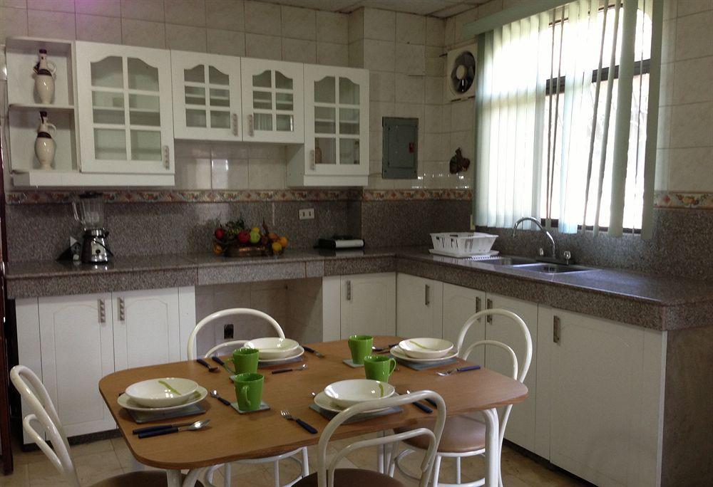 El Patio Suites II Guayaquil Bagian luar foto
