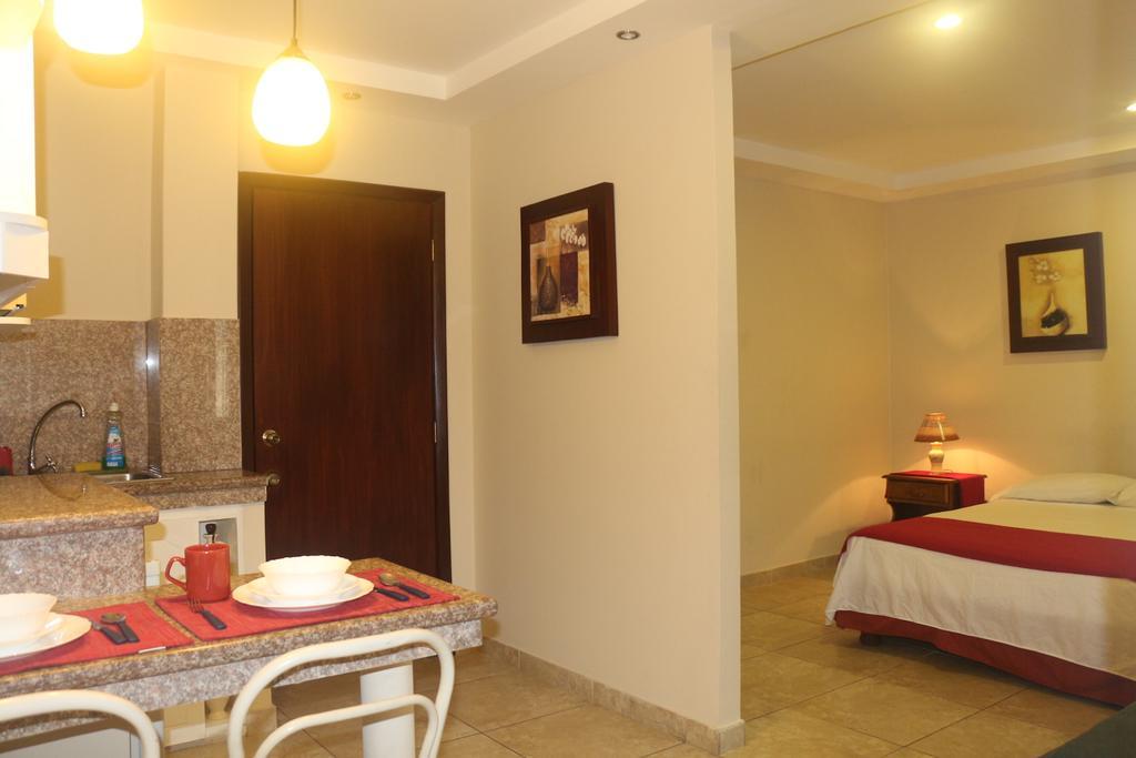 El Patio Suites II Guayaquil Bagian luar foto