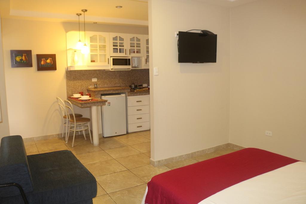 El Patio Suites II Guayaquil Bagian luar foto