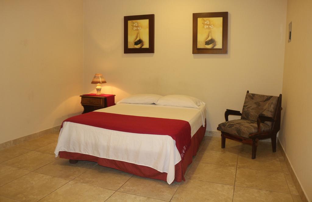 El Patio Suites II Guayaquil Bagian luar foto