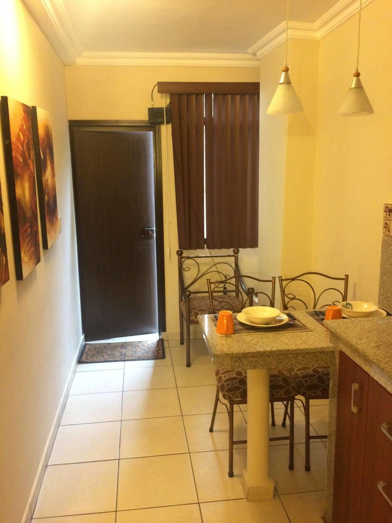El Patio Suites II Guayaquil Bagian luar foto