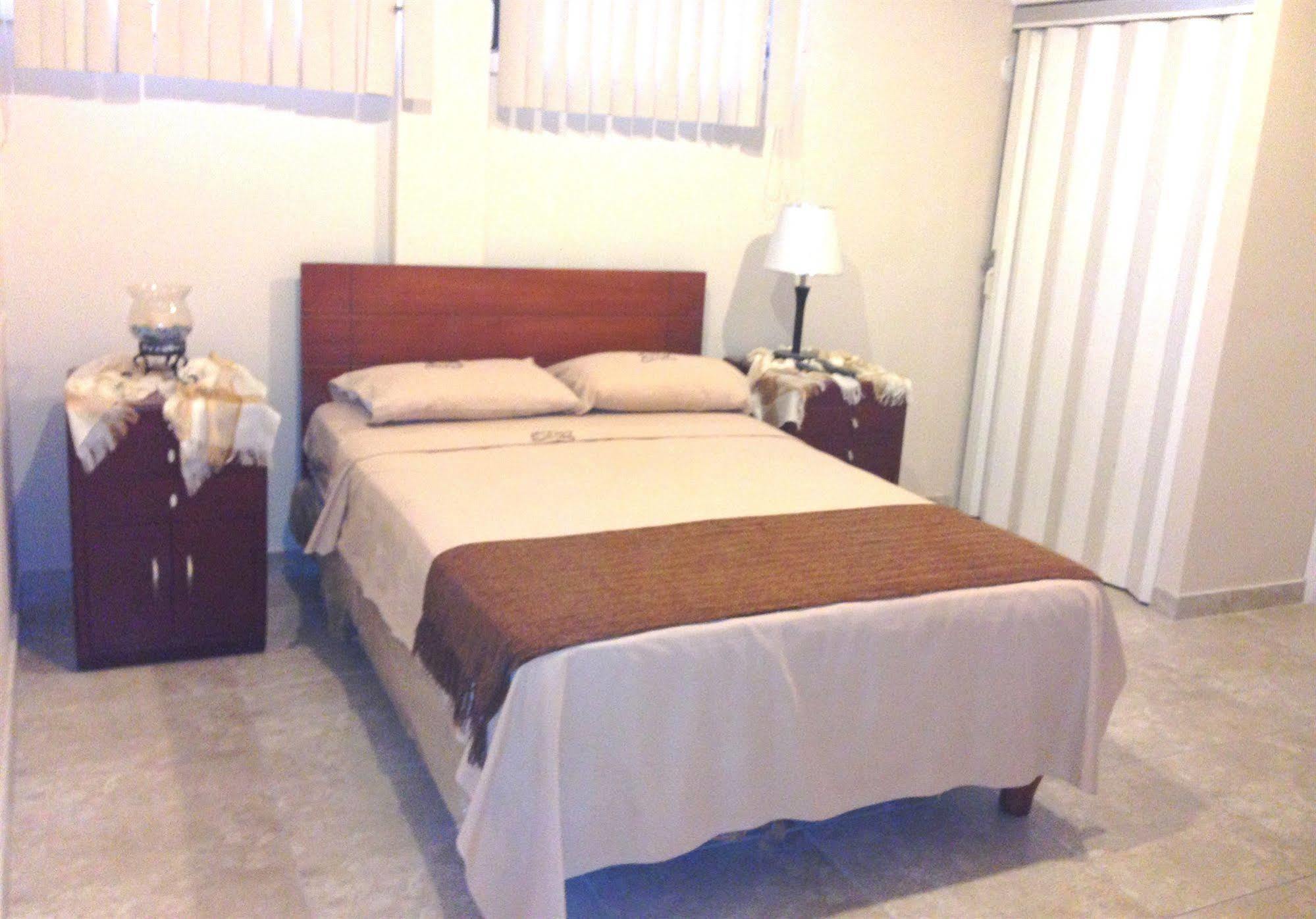 El Patio Suites II Guayaquil Bagian luar foto